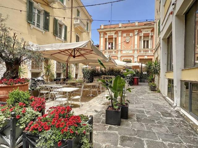 Appartamento in vendita a Cappuccini, Cala Di Volpe
