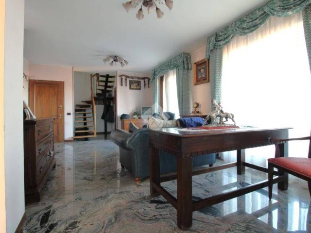 Appartamento in vendita a Unione dei comuni del Distretto Ceramico, Sassuolo