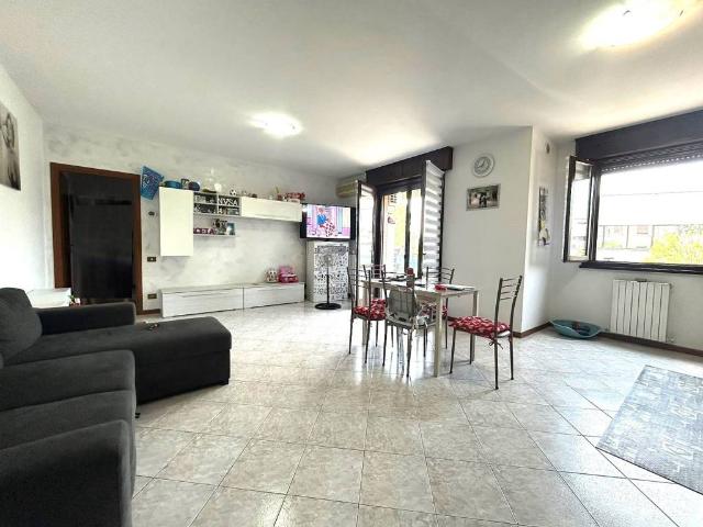 Appartamento in vendita a Unione dei comuni del Distretto Ceramico, Sassuolo