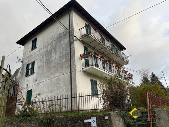 Appartamento in vendita a Savignone, Liguria