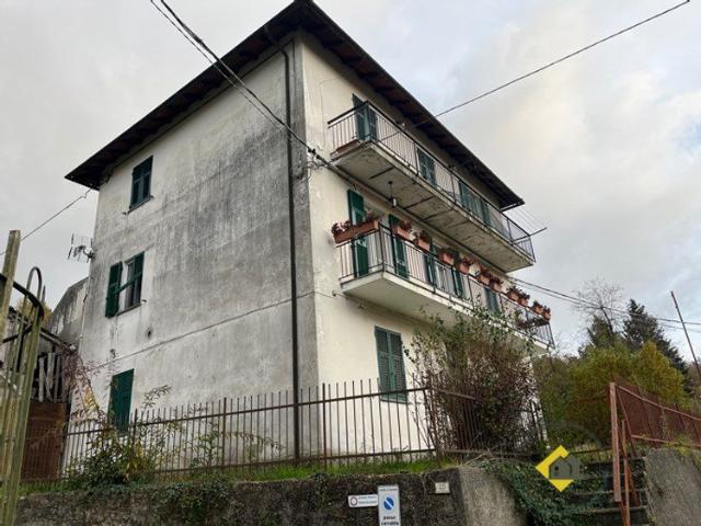 Appartamento in vendita a Savignone, Liguria