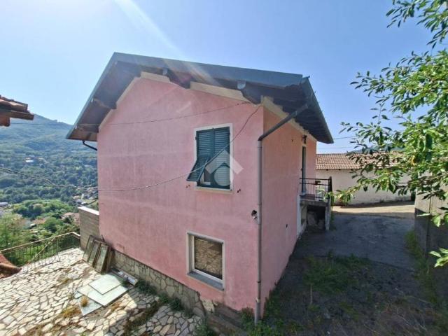 Appartamento in vendita a Savignone, Liguria