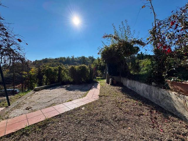 Appartamento in vendita a Savignone, Liguria
