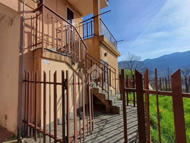 Appartamento in vendita a Savignone, Liguria