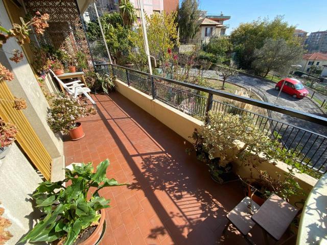 Appartamento in vendita a Oltreletimbro, Albisola Capo