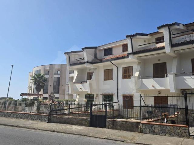 Appartamento in vendita a La Petrosa, Calabria