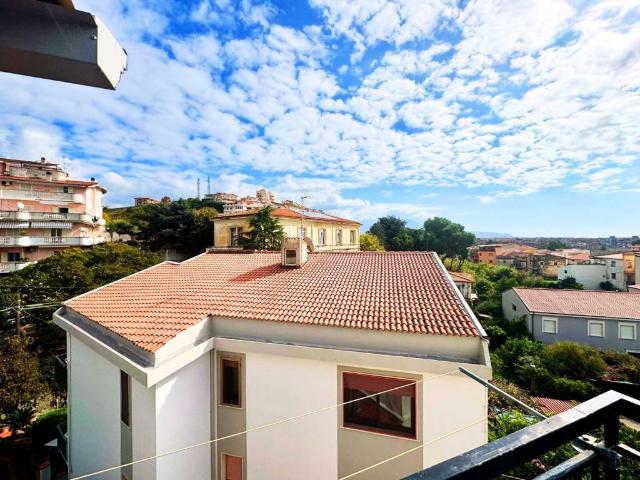 Appartamento in vendita a Centro Storico, Calabria