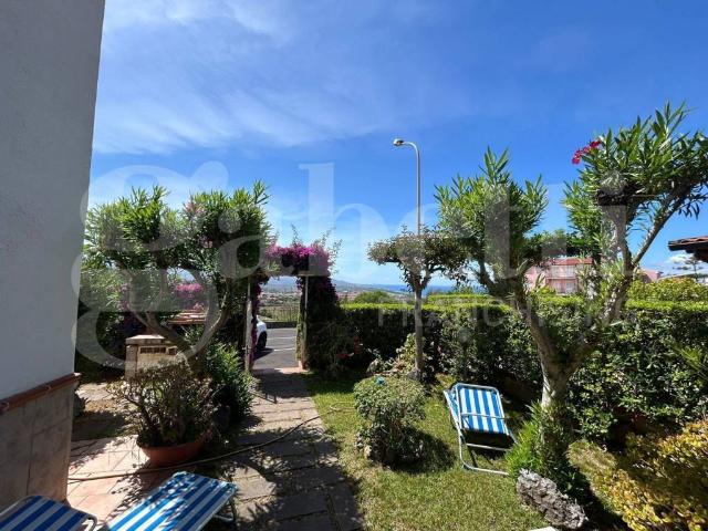 Appartamento in vendita a La Petrosa, Calabria