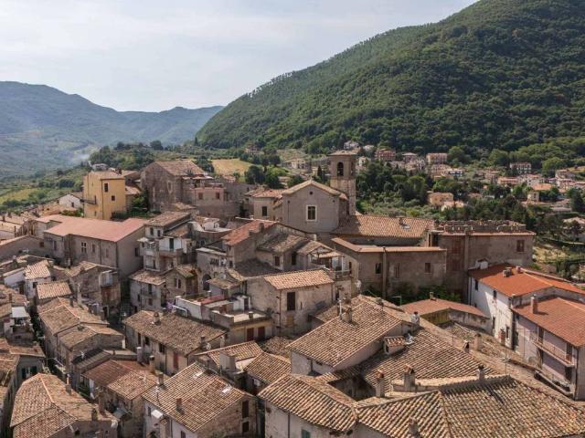Appartamento in vendita a Scandriglia, Lazio