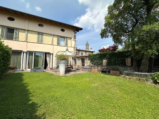 Appartamento in vendita a Scanzorosciate, Lombardia
