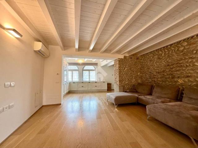 Appartamento in vendita a Cascina Uccellanda, Scanzorosciate