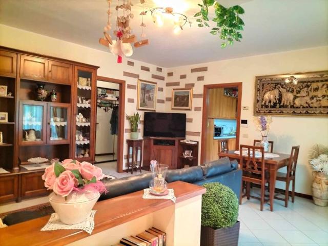 Appartamento in vendita a Nembro, Lombardia
