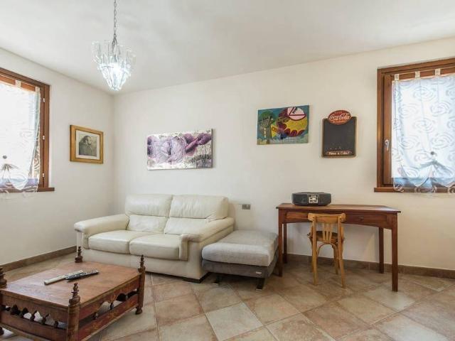 Appartamento in vendita a Scanzorosciate, Lombardia