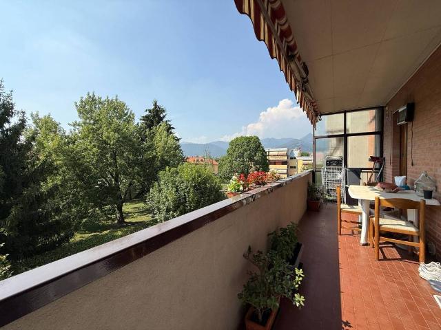 Appartamento in vendita a Scanzorosciate, Lombardia