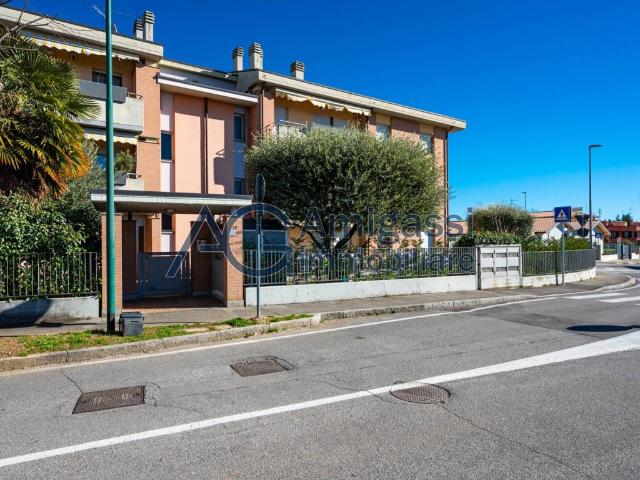 Appartamento in vendita a Cascina Uccellanda, Scanzorosciate