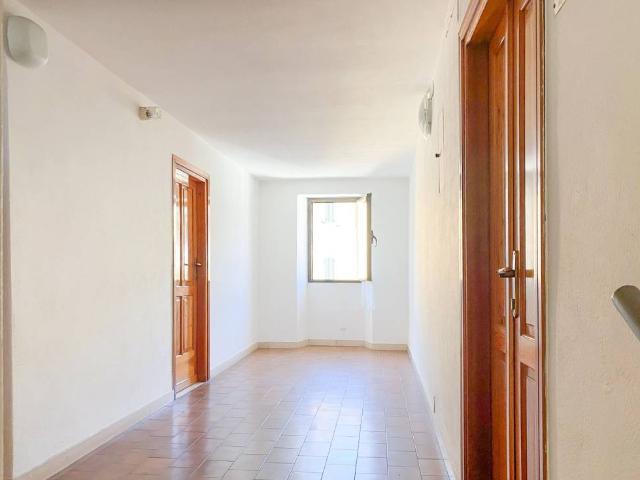 Appartamento in vendita a Schignano, Lombardia