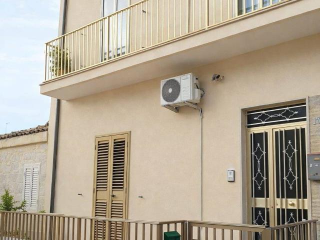 Appartamento in vendita a Cava D'aliga, Sicilia