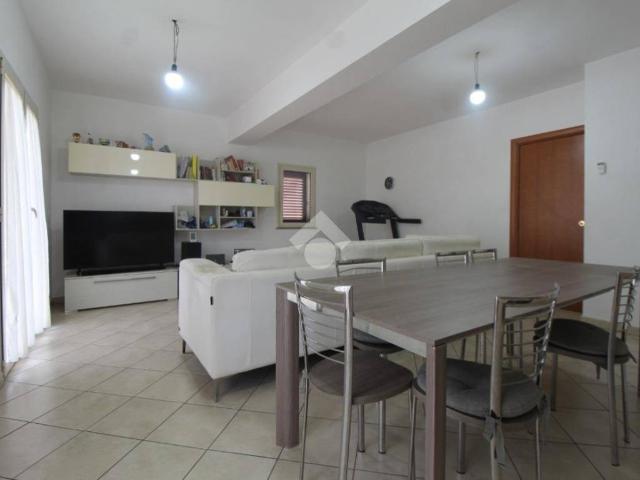 Appartamento in vendita a Calabria, Reggio Calabria