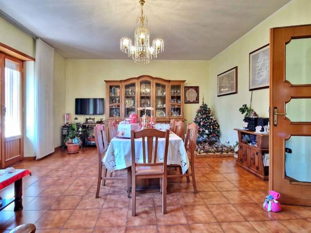 Villa Indipendente in vendita a Scoppito, Abruzzo