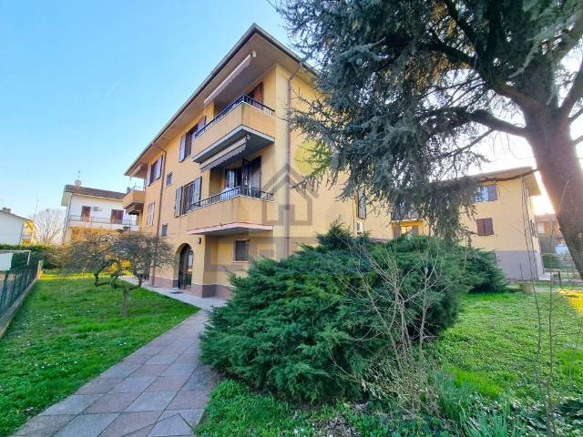 Appartamento in vendita a Secugnago, Lombardia