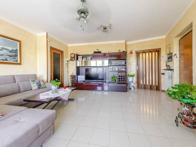 Appartamento in vendita a Sedriano, Lombardia