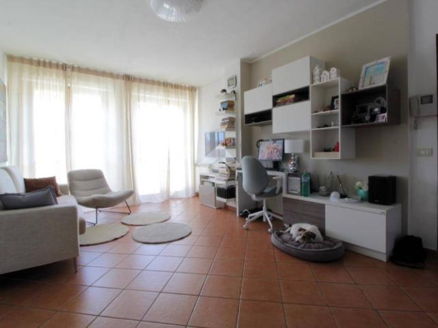 Appartamento in vendita a Sedriano, Lombardia