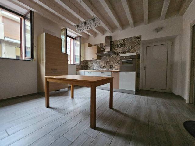 Appartamento in vendita a Sedriano, Lombardia