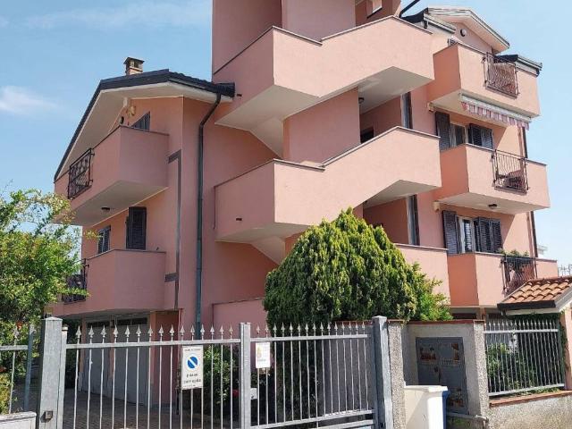 Appartamento in vendita a Sedriano, Lombardia