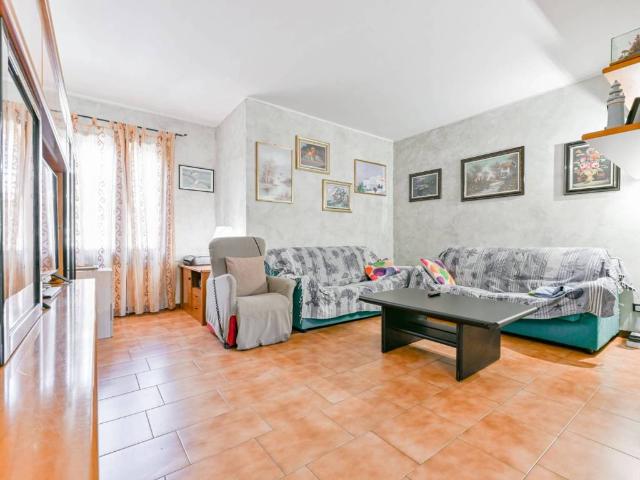 Villa Indipendente in vendita a Rovagnasco, Segrate