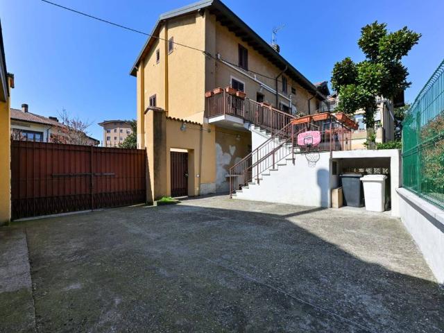 Villa Indipendente in vendita a Rovagnasco, Segrate
