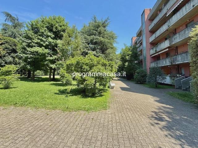 Appartamento in vendita a Rovagnasco, Segrate