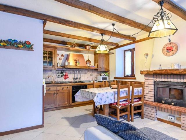 Appartamento in vendita a Borgo storico Taramelli, Selvino