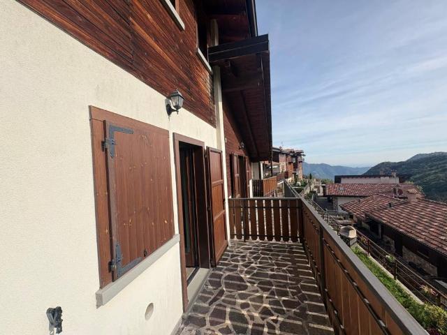 Appartamento in vendita a Borgo storico Taramelli, Selvino
