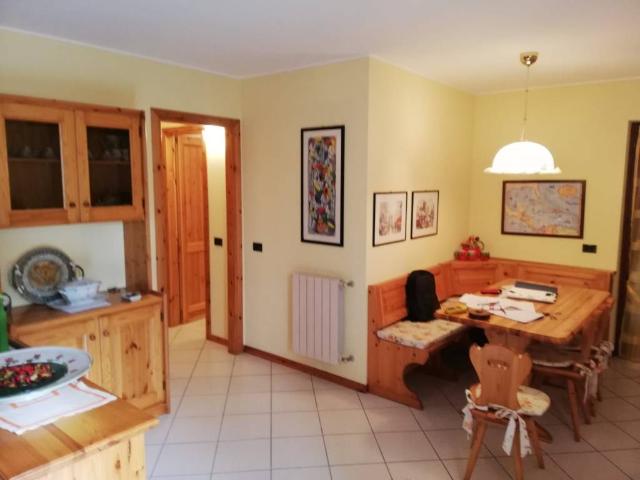 Appartamento in vendita a Borgo storico Taramelli, Selvino