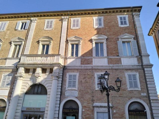Appartamento in vendita a Rione Porto, Marche