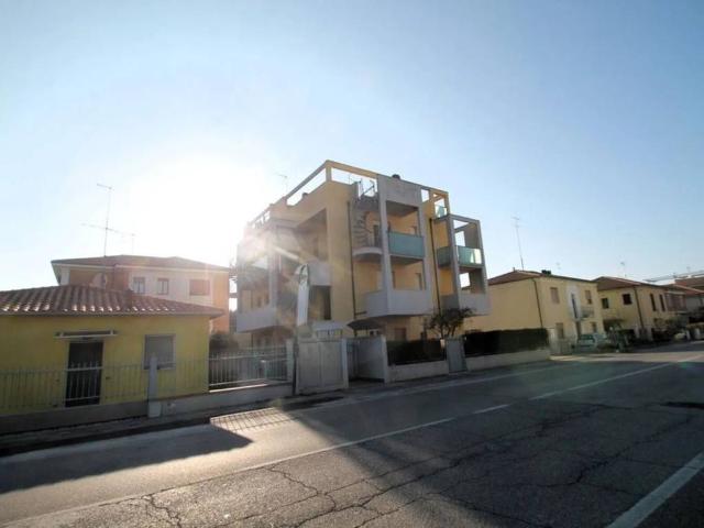Appartamento in vendita a Ciarnin, Marche