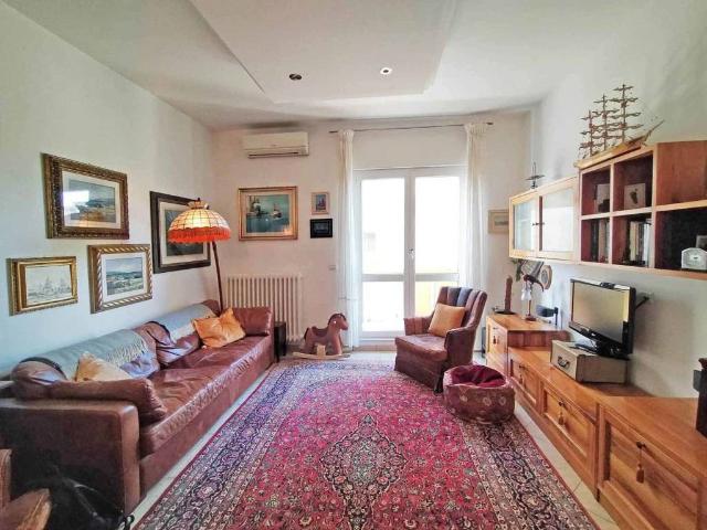 Appartamento in vendita a Rione Porto, Marche