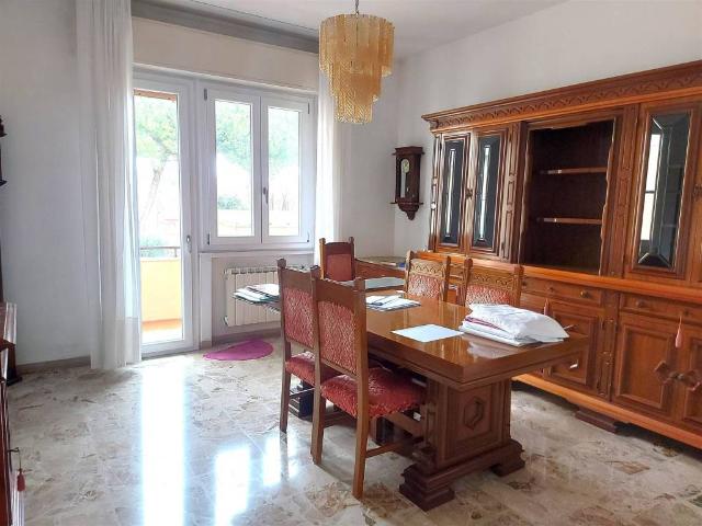Appartamento in vendita a Rione Porto, Marche