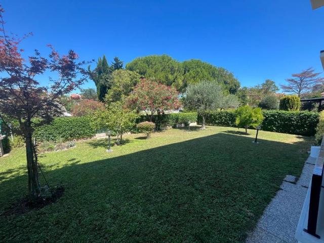 Appartamento in vendita a Ciarnin, Marche
