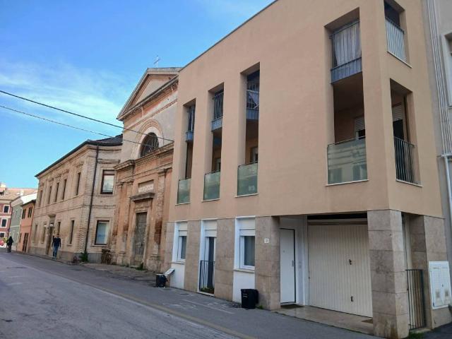 Appartamento in vendita a Rione Porto, Marche