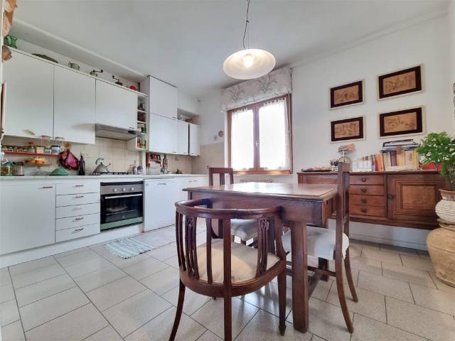 Appartamento in vendita a Seravezza, Toscana