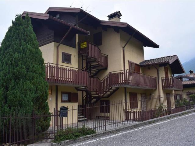 Appartamento in vendita a Comunità Montana della Valle Brembana, Serina