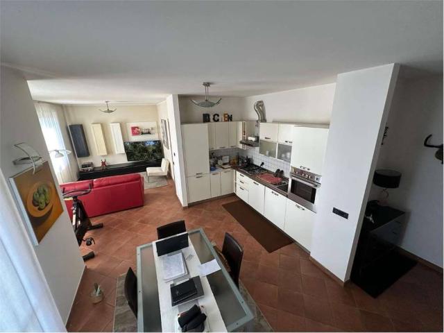 Appartamento in vendita a Sesto Calende, Lombardia