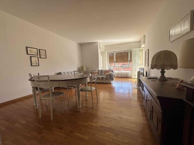 Appartamento in vendita a Abbazia, Sesto Calende