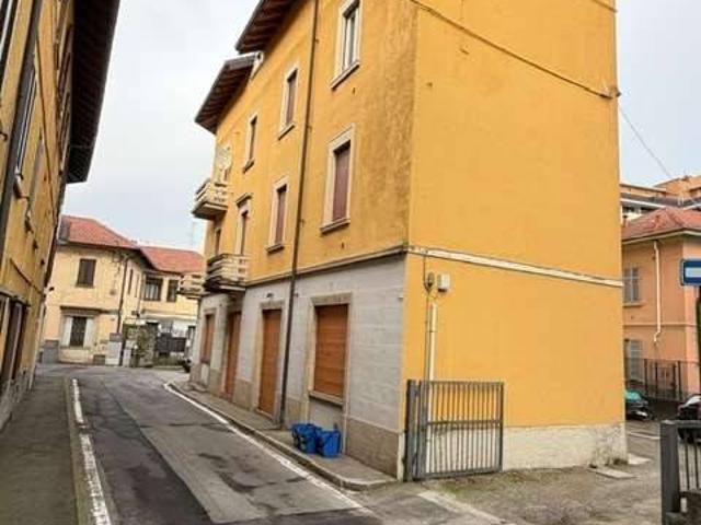 Appartamento in vendita a Abbazia, Sesto Calende