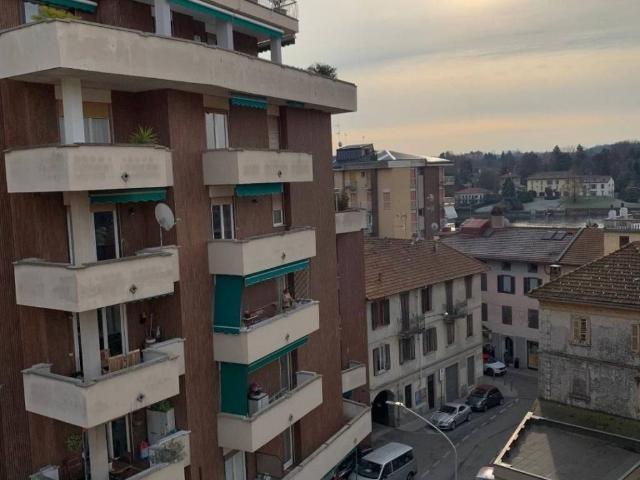 Appartamento in vendita a Abbazia, Sesto Calende