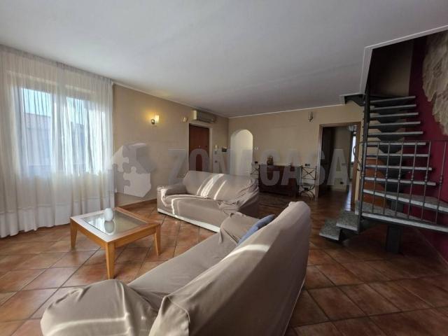 Appartamento in vendita a Sesto Calende, Lombardia