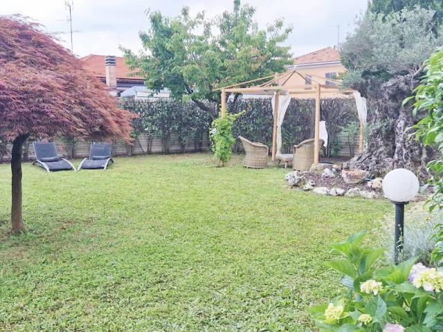 Villa Indipendente in vendita a Seveso, Lombardia
