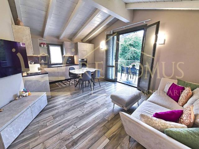 Appartamento in vendita a Seveso, Lombardia