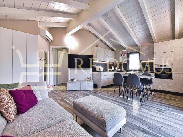 Appartamento in vendita a Seveso, Lombardia